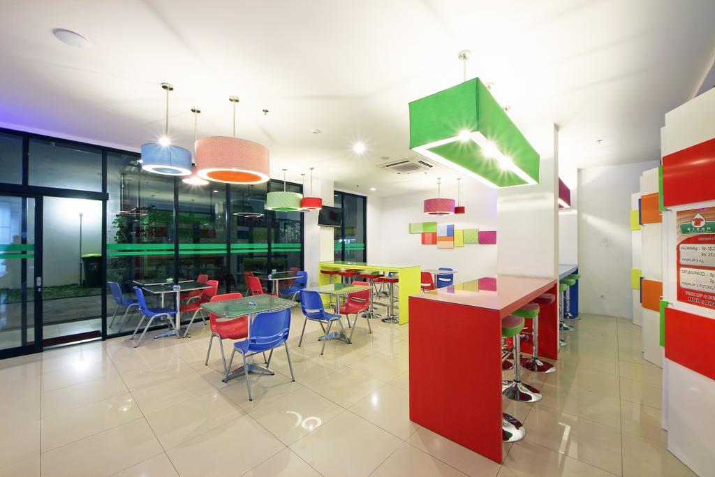 Pop! Hotel Tebet Jakarta Exterior photo