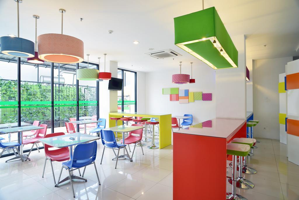Pop! Hotel Tebet Jakarta Exterior photo